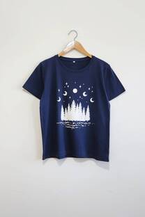 REMERA LUNA Y PINOS  - 