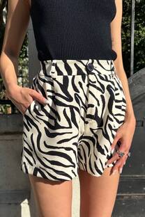 Short sastrero animal print con boton y cierre - 