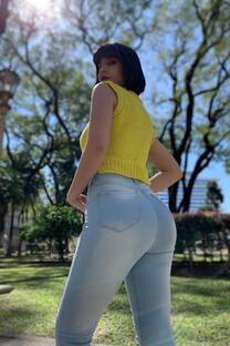 Jeans elastizado celeste localizado con rotura ruedo deflecado  - 