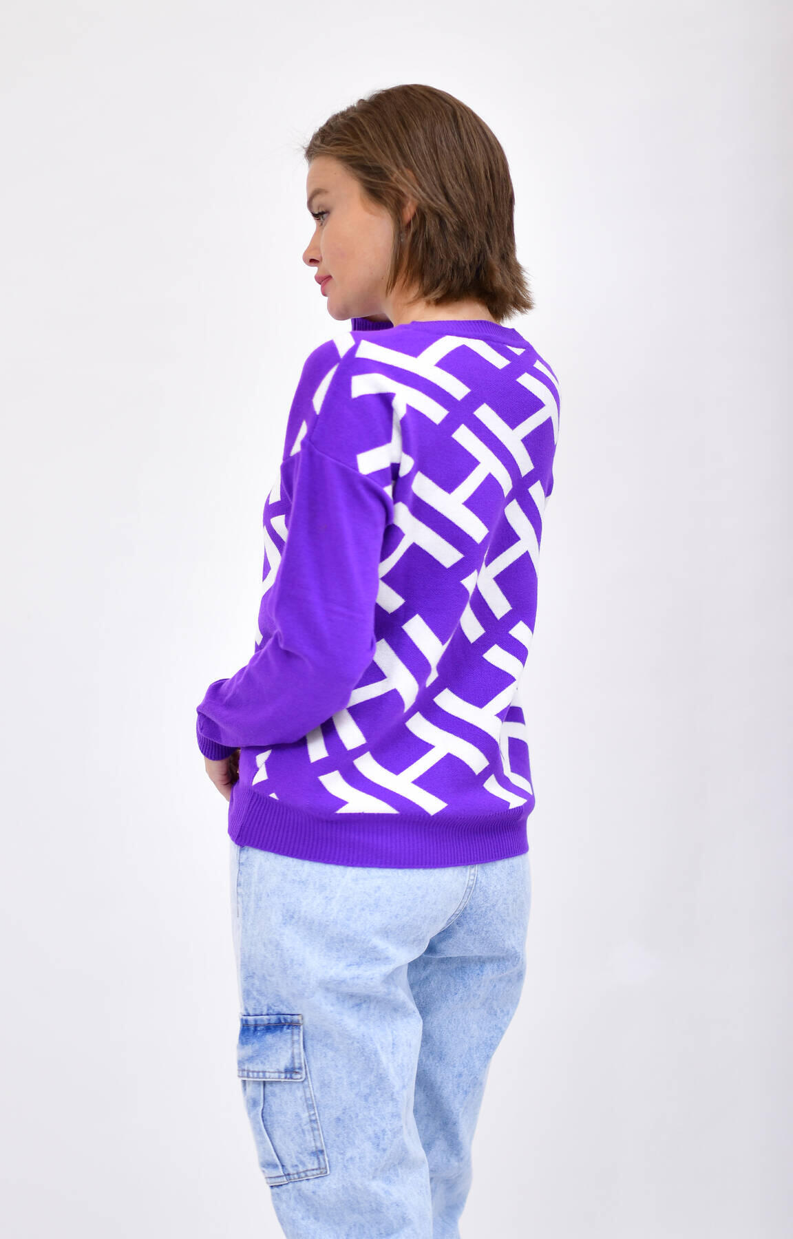 Imagen carrousel Sweater Con Diseño De H 3