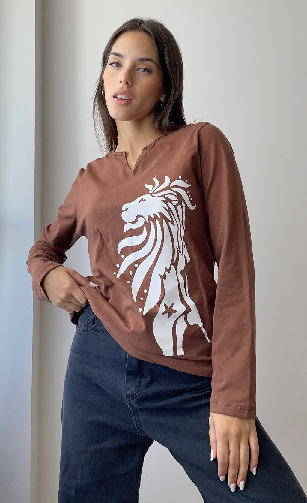 Imagen carrousel Remera Lion 2