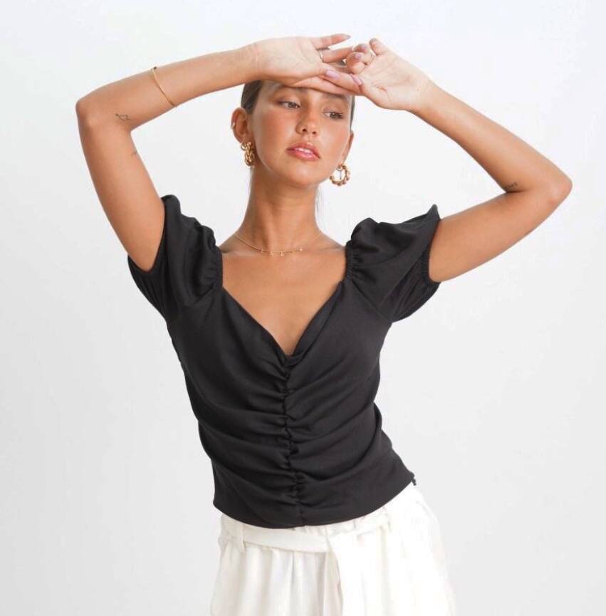 Imagen producto Blusa de lino con frunce en la espalda y frente drapeado 15