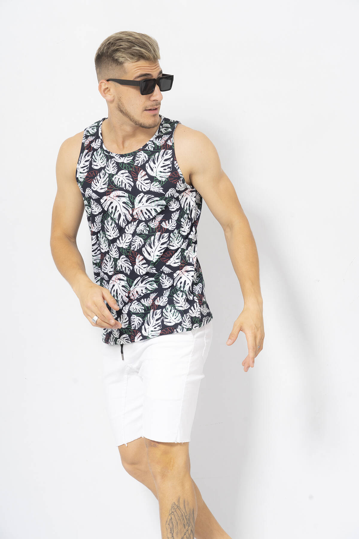 Imagen carrousel musculosa floreada 1