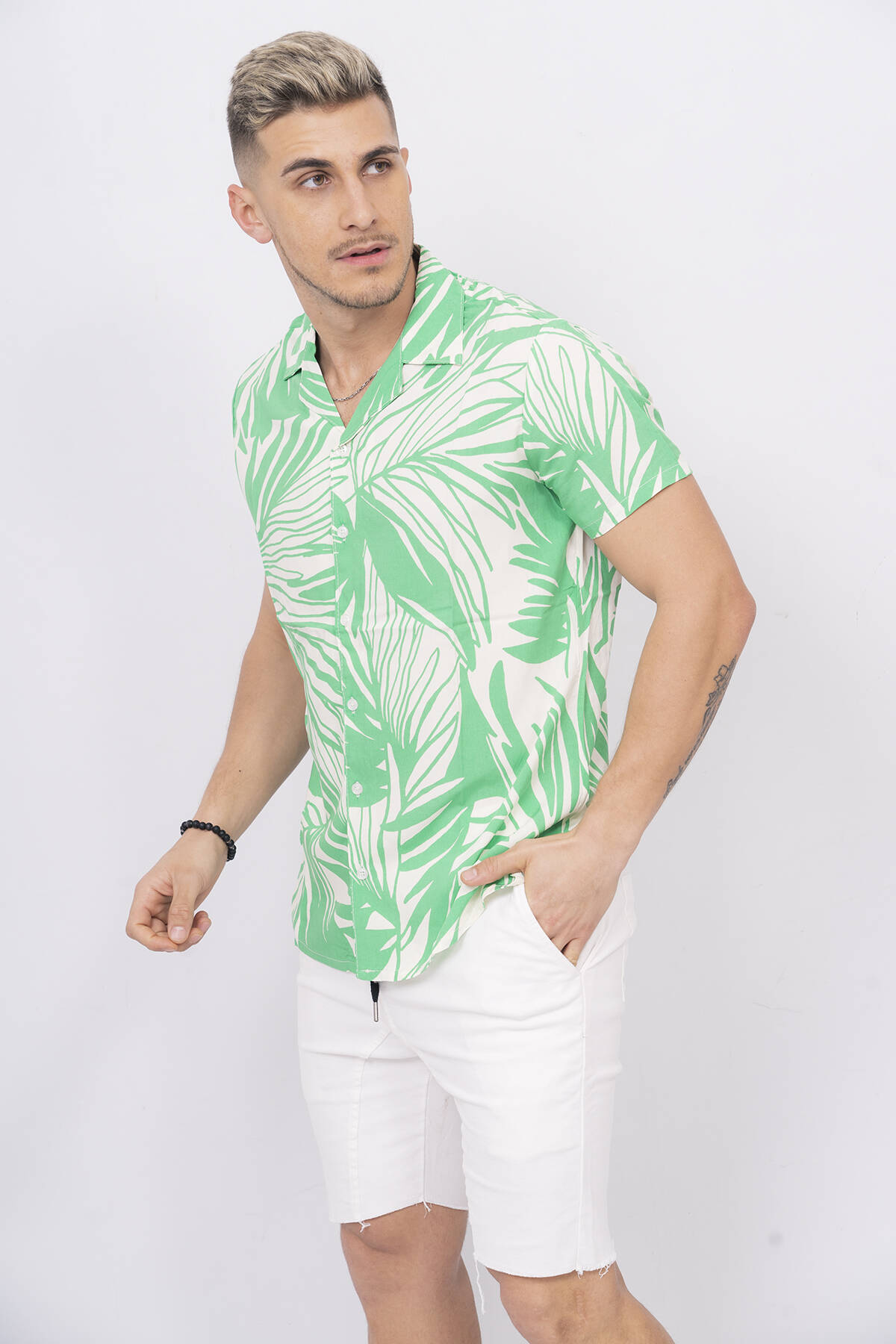 Imagen carrousel camisa rayon poplin hojas 1